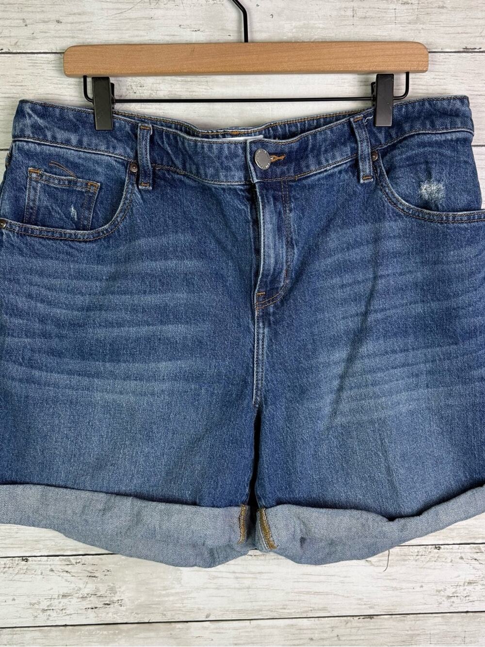 Lane Bryant Mid Rise Boyfriend Denim Shorts Size 14